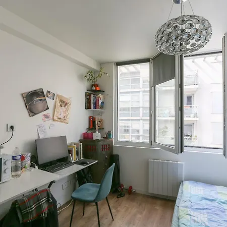 Comfortable And Renovated 18 M Studio