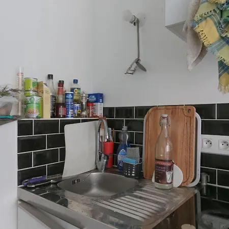 Comfortable And Renovated 18 M Studio